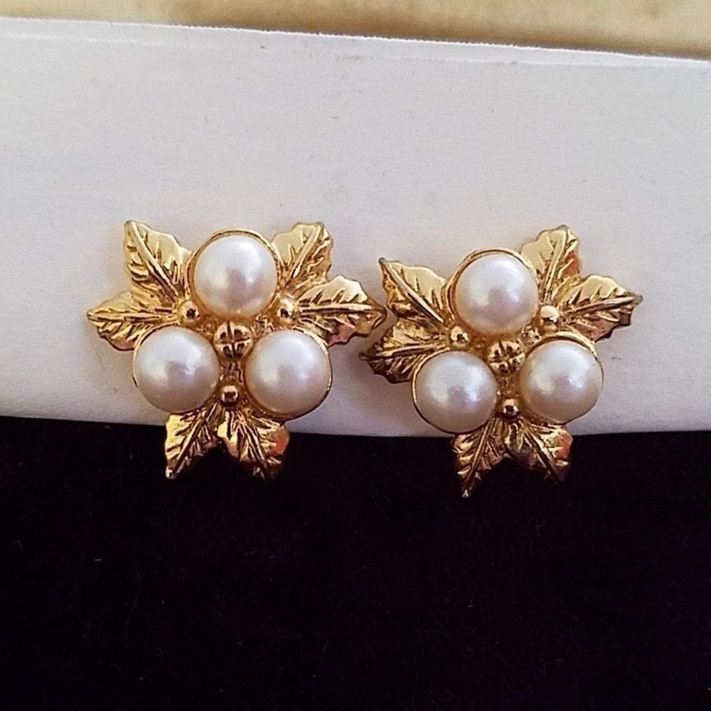 Faux Pearl Clip-On Earrings Goldtone Vintage Style Classic Costume Jewelry